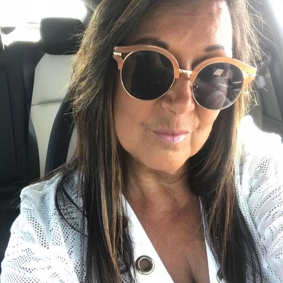 Meet your Posher, Loretta - Picture 1 of 1